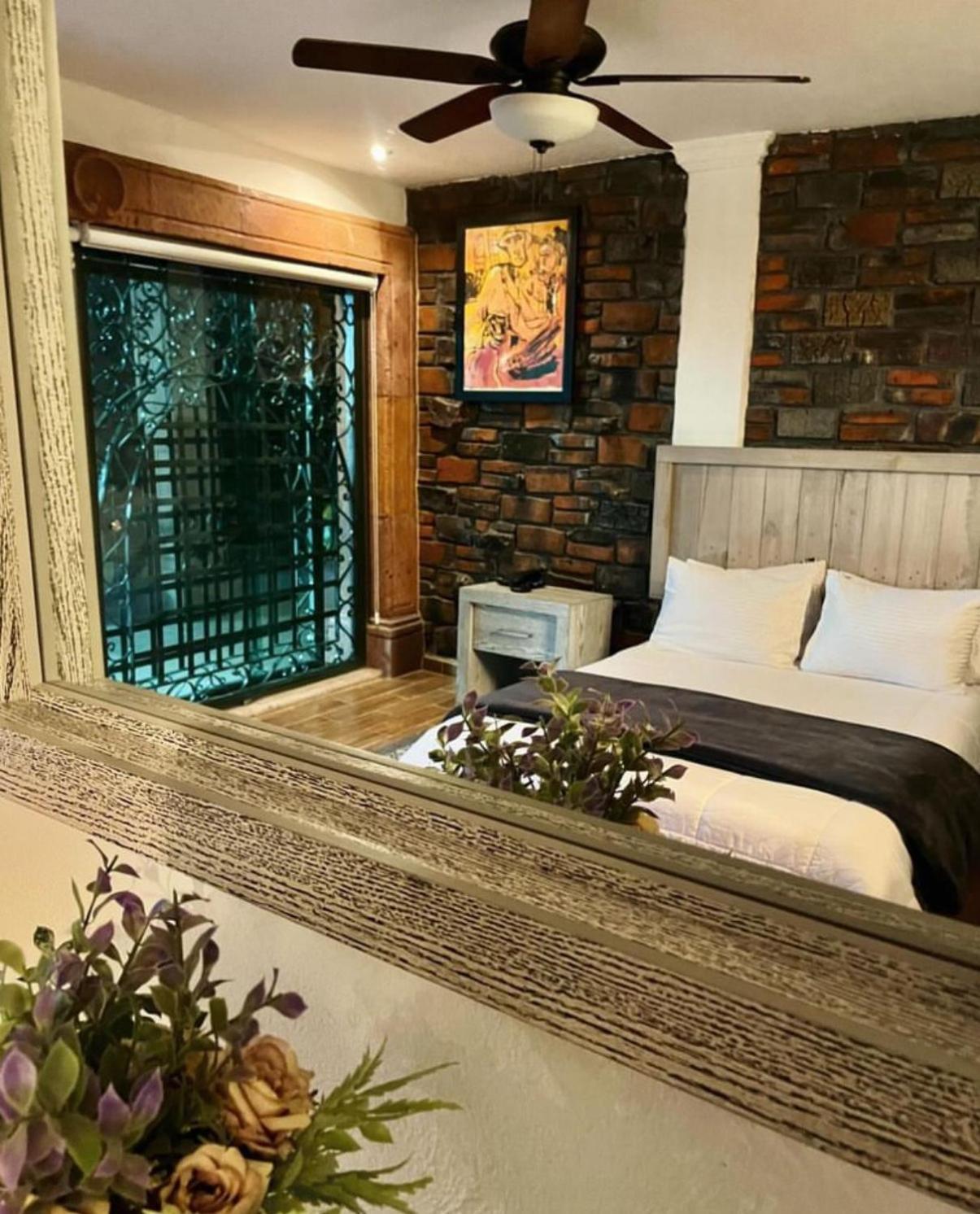 Casa Carmona 33 Hotel Queretaro Ngoại thất bức ảnh