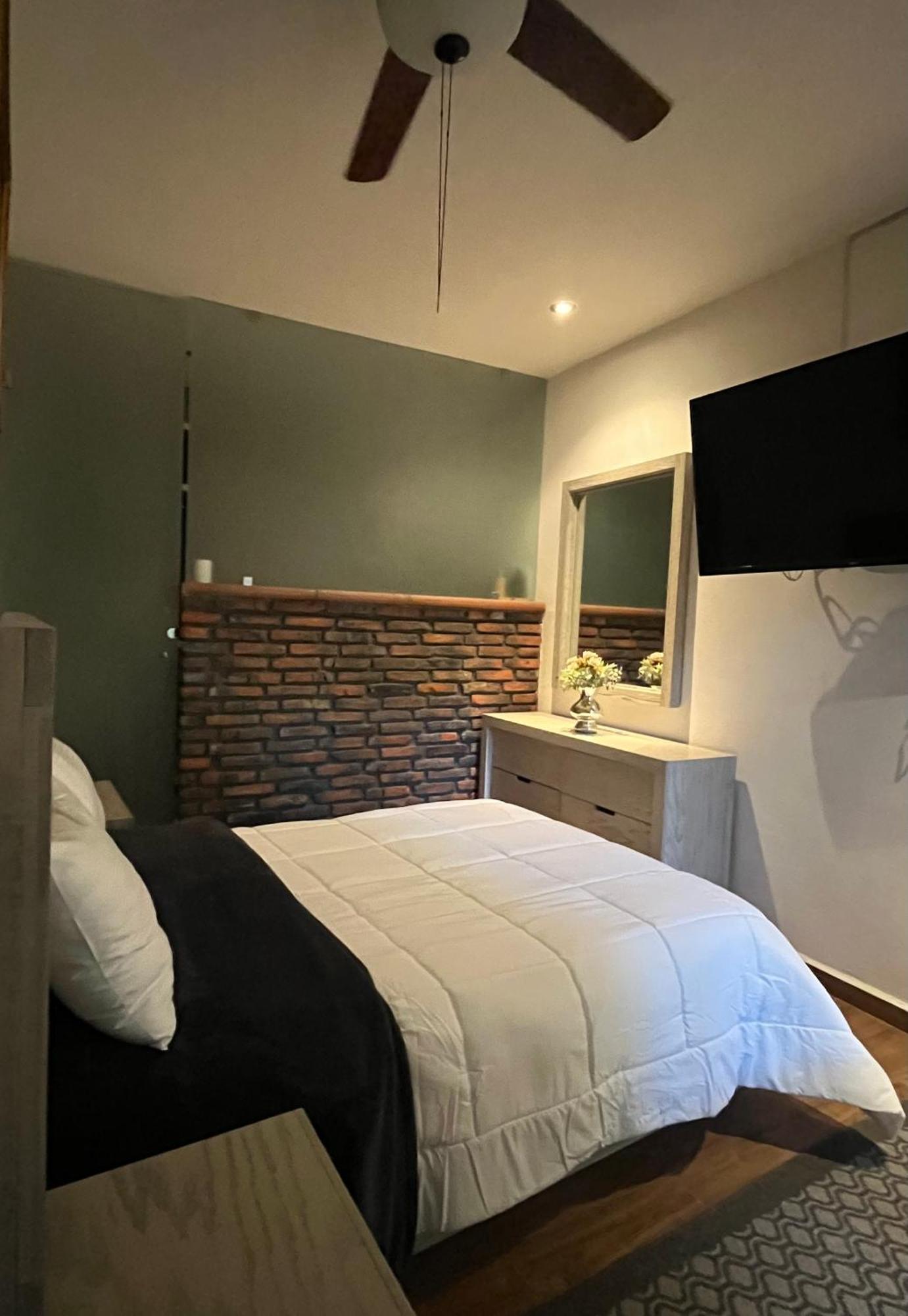 Casa Carmona 33 Hotel Queretaro Ngoại thất bức ảnh