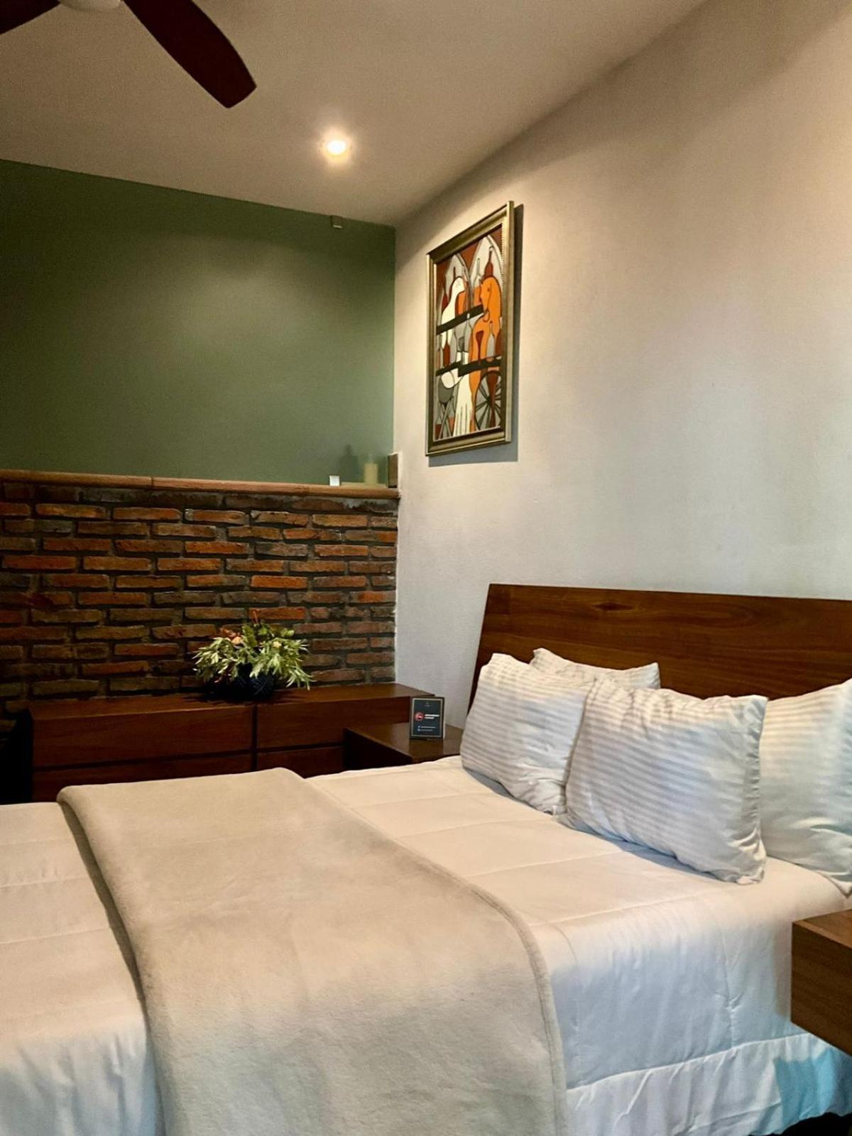 Casa Carmona 33 Hotel Queretaro Ngoại thất bức ảnh